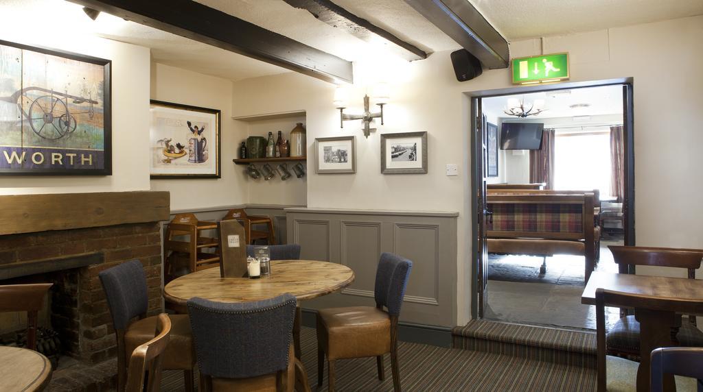 The Green Dragon Marlborough Esterno foto
